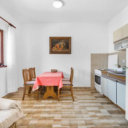 2 Bedroom Awesome In Apartament