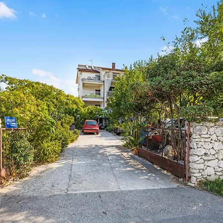 2 Bedroom Awesome In *