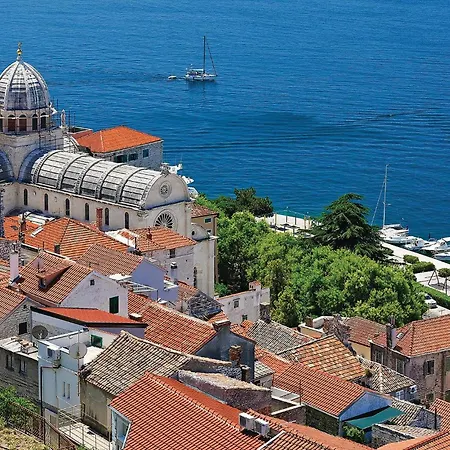 Apartament 2 Bedroom Awesome In Szybenik