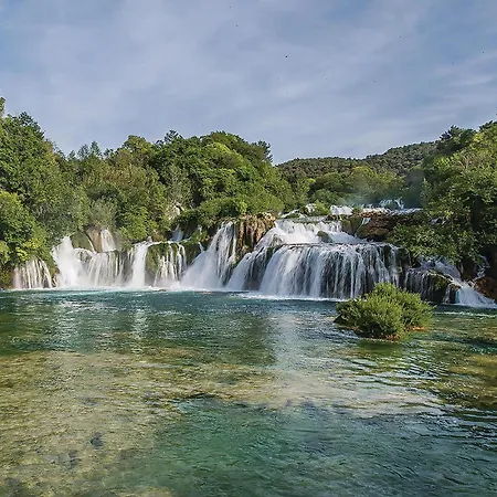 2 Bedroom Awesome In * Szybenik